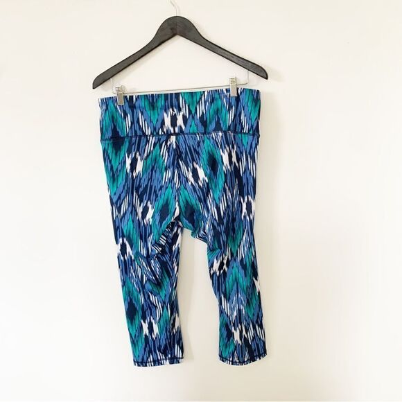 Old Navy Blue Green Black Abstract Printed Go-Dry Elevate Leggings - Picture 5 of 7